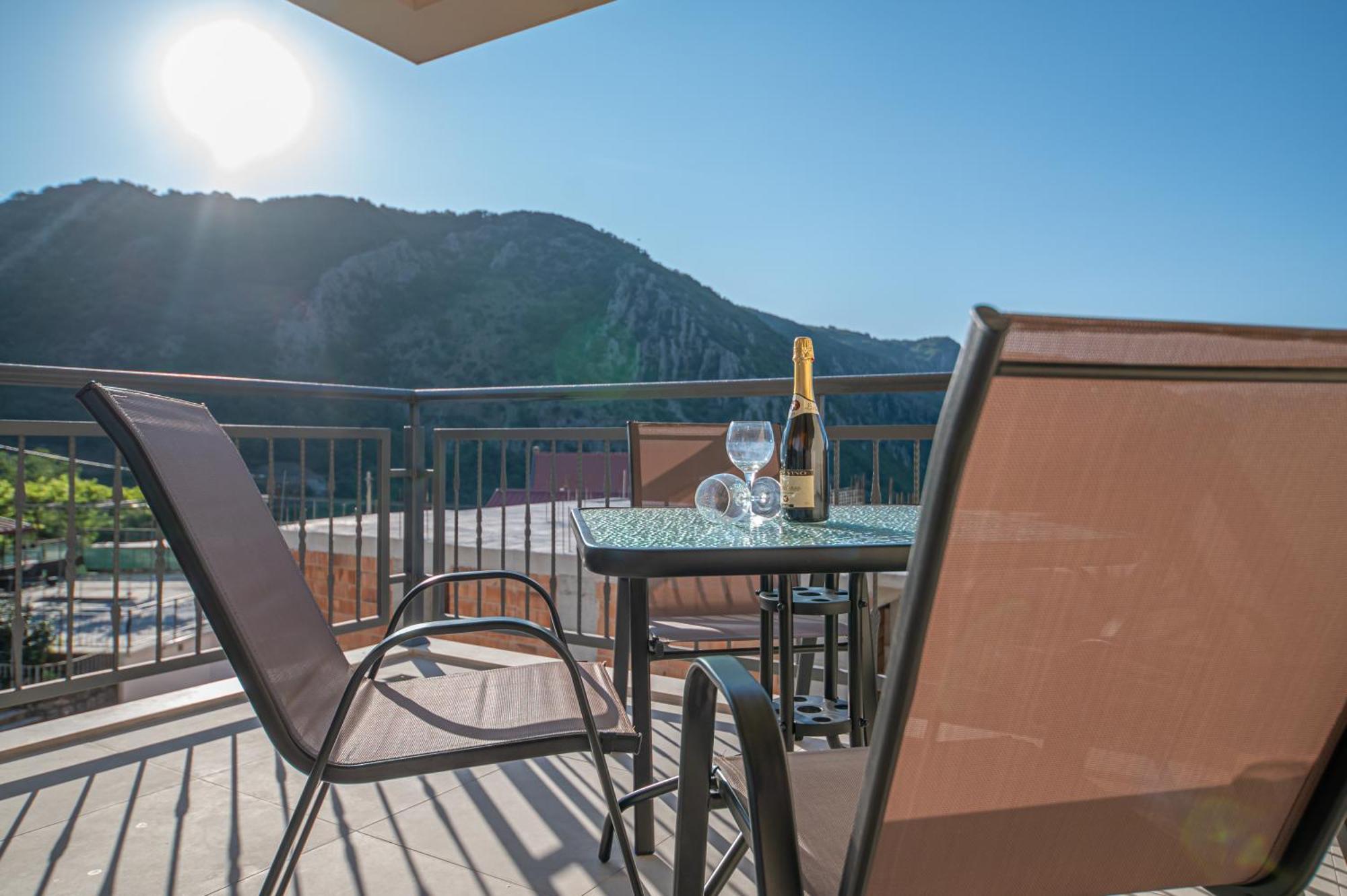 Apartament Red Hill Kotor Zewnętrze zdjęcie